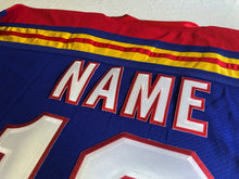 Laden Sie das Bild in den Galerie-Viewer, Custom hockey jerseys with the Scouts embroidered twill team logo.