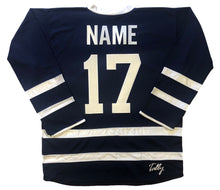 Charger l'image dans la galerie, Maillots de hockey personnalisés avec écusson brodé The Wingmen en sergé