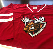 Charger l'image dans la galerie, Maillots de hockey rouges et blancs avec un logo Moose Twill rouge et blanc