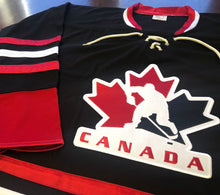 Charger l'image dans la galerie, Maillots de hockey personnalisés avec un écusson en sergé de l'équipe du Canada