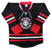 Laden Sie das Bild in den Galerie-Viewer, Puck Podcast Hockey-Trikot mit Ihrem Namen und Ihrer Nummer