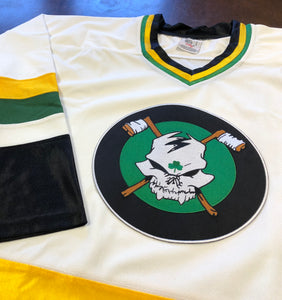 Individuelle Hockey-Trikots mit Totenkopf-Wappen 