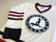 Laden Sie das Bild in den Galerie-Viewer, Custom hockey jerseys with the Cougar Hunters logo
