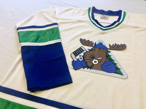 Individuelle Hockey-Trikots mit dem Mad Moose Twill-Logo