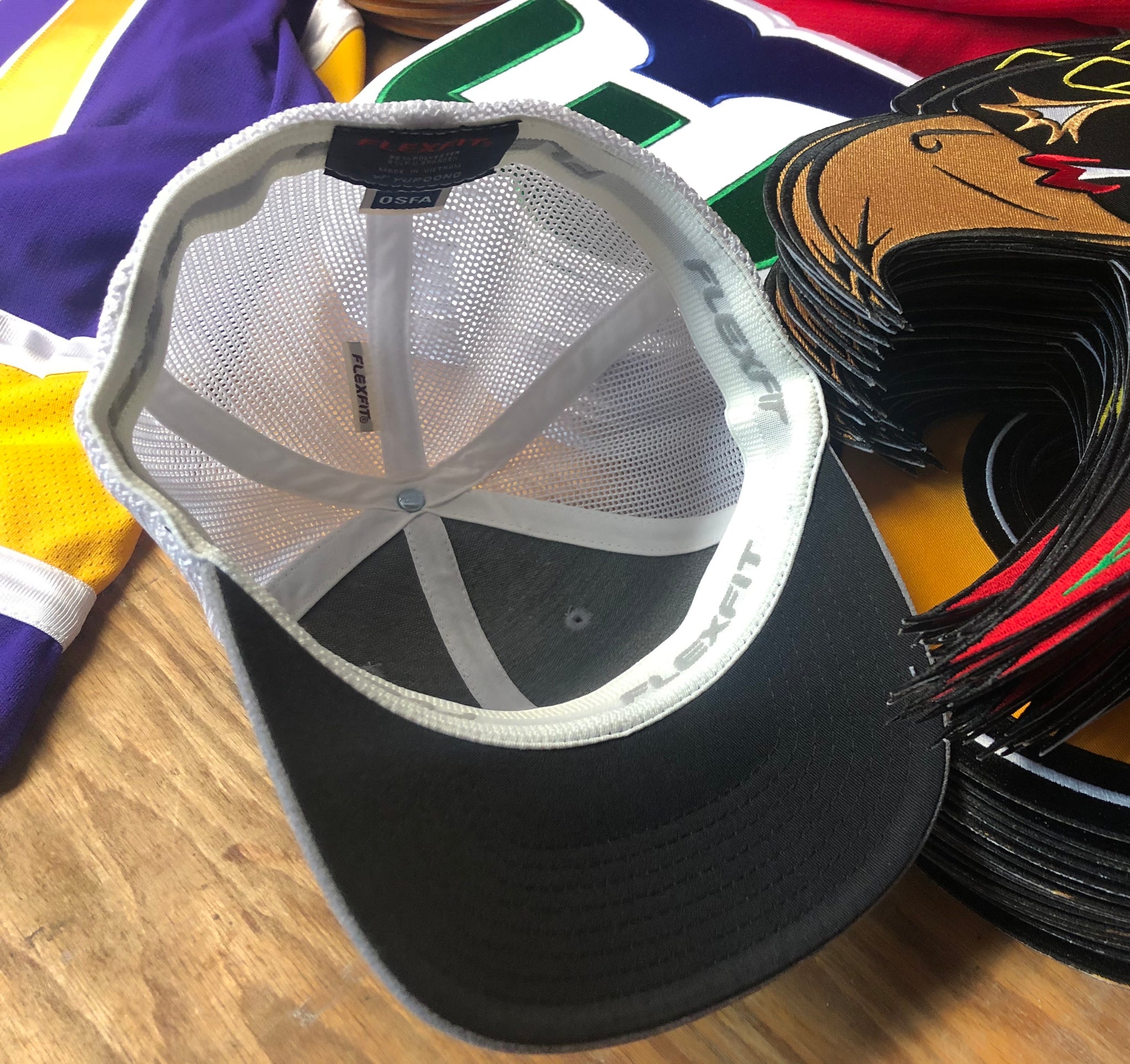 Flex-Fit Hat with a North crest (Grey White) Hockey / Tally $39 Jerseys Stars – logo 