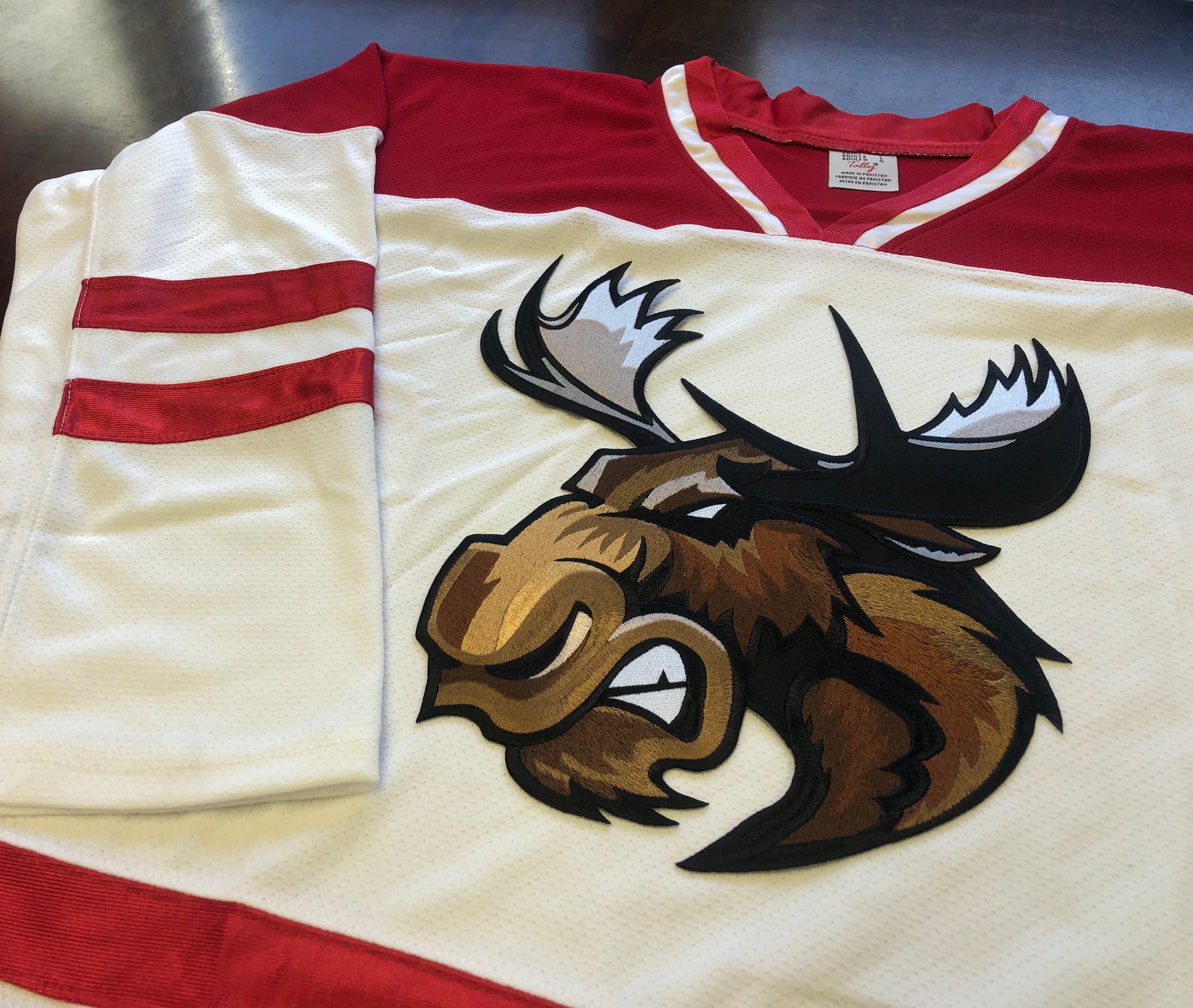 Red and White Hockey Jerseys with A Big Moose Twill Log Adult Medium / (name and Number on Back and Sleeves) / Red